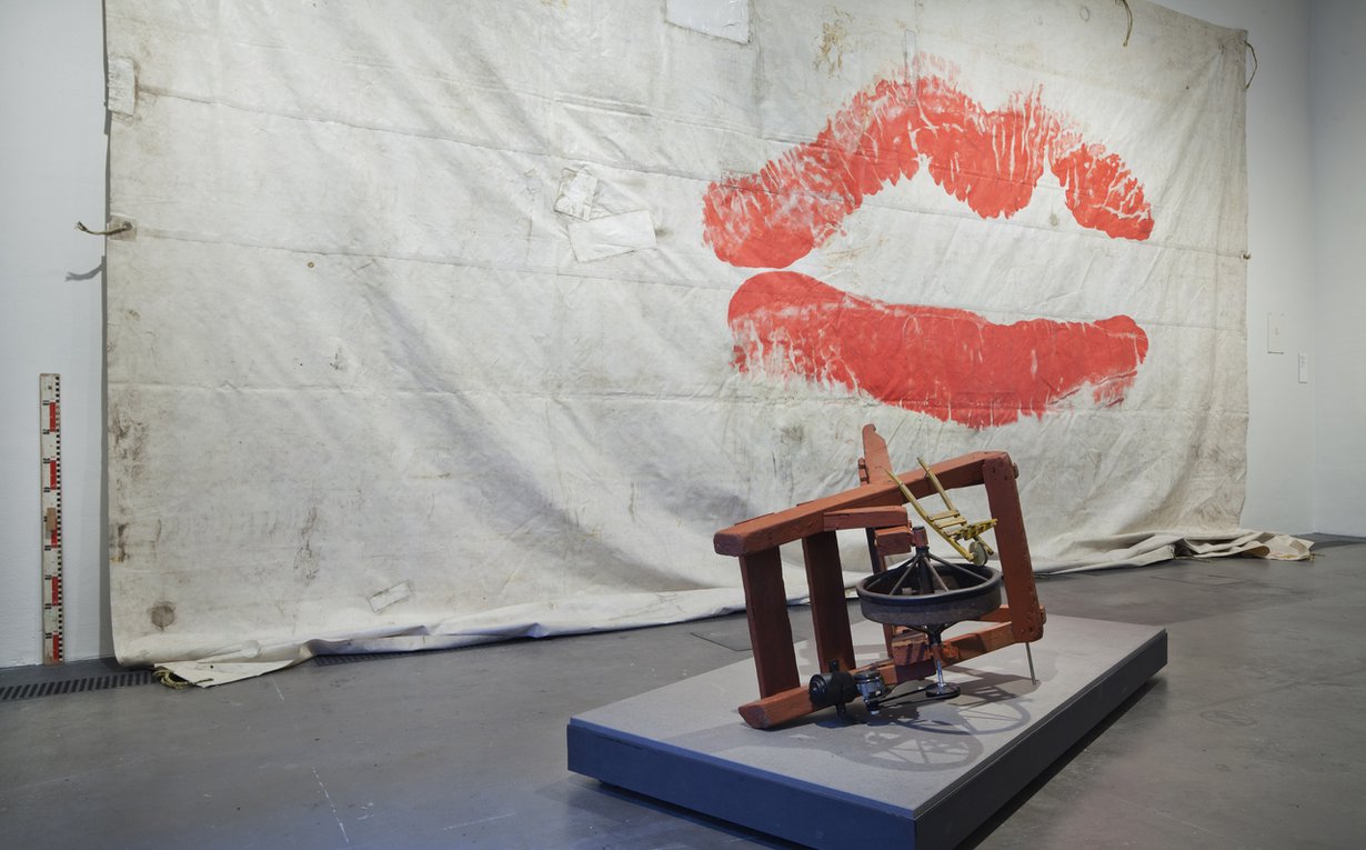 Taustalla Big Kiss vuodelta 1993. Etualalla Hegel ja Marx vuodelta 2007.