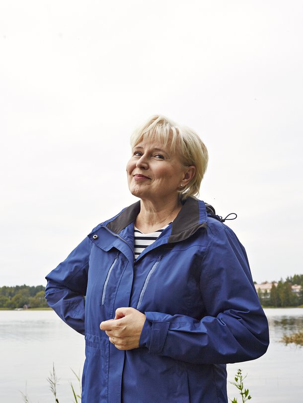 Seija Paasonen menee nukkumaan kello 19, sillä hän ei halua tinkiä seitsemän tunnin yöunista.