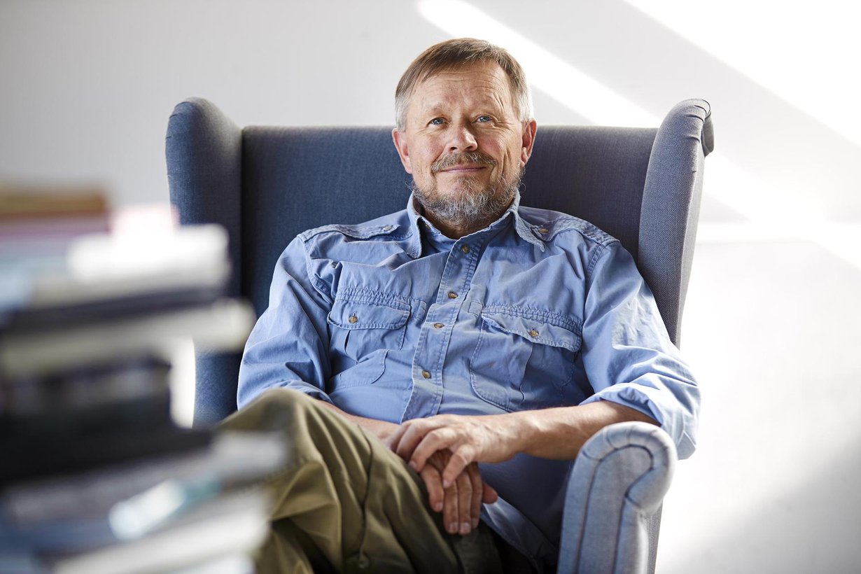 Erkki Lampén on sosiologi, retkeilijä ja matkakirjailija.