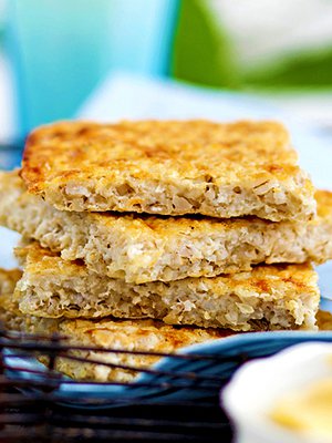 Hiivaton ryynirieska maistuu niillekin, jotka eivät erikoisruokavaliota noudattaisikaan.