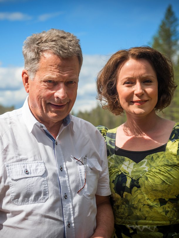 Tasavallan presidentti Sauli Niinistö ja Jenni Haukio vierailulla uudessa kansallispuistossa Hossassa kesäkuussa 2017.
