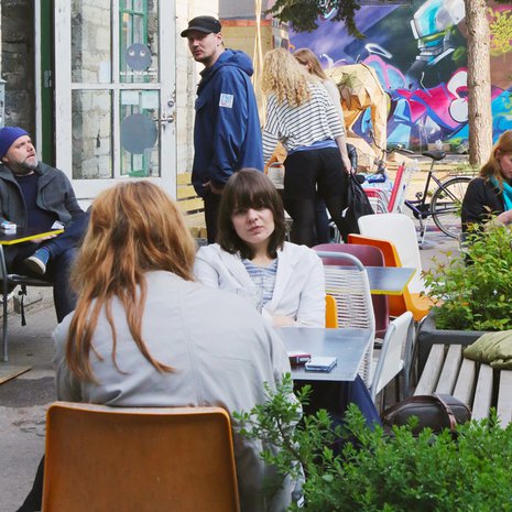 Tallinnan Kalamajassa sijaitseva Ravintola F-Hoone on yksi suosituimmista ravintoloista.