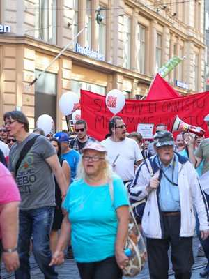 Hyvinvointia, ei leikkauksia  mielenosoitus järjestettiin elokuussa.