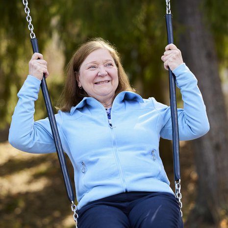 – Työ päiväkodissa tuntuu luontevalta. Olenhan kasvattanut neljää omaa lasta, Birgitta Mäkelä sanoo.