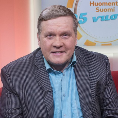 Lauri Karhuvaara tunnetaan muun muassa Huomenta Suomi -ohjelmasta. Kuva: <span class="photographer">Sanoma-arkisto</span>