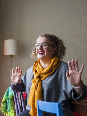 Pikkulapsiperheen arki, sairaudet ja hometalo. Miia Huitin oma stressi kasvatti hänestä stressivalmentajan.