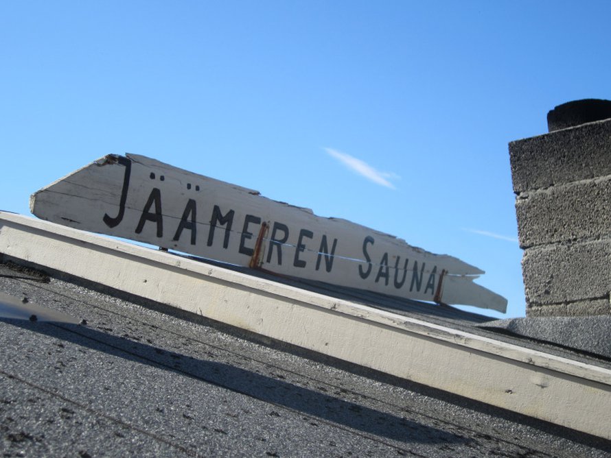 
J&auml;&auml;meren sauna on mahtava kokemus. Sit&auml; vuokraa Elsa Haldorsen, <a href="mailto:bo-a@online.no">bo-a@online.no</a> tai +47 9003 2249.
