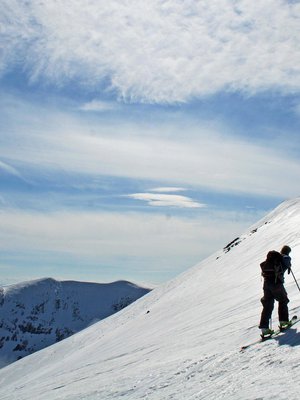 Riksgränsen on maailman pohjoisin hiihtokeskus.