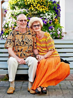 Sirpa ja Reijo Lyytikäinen viihtyvät Pärnussa. Kesäisin he nauttivat kaupungin vehreydestä, talvisin hiljaisuudesta.