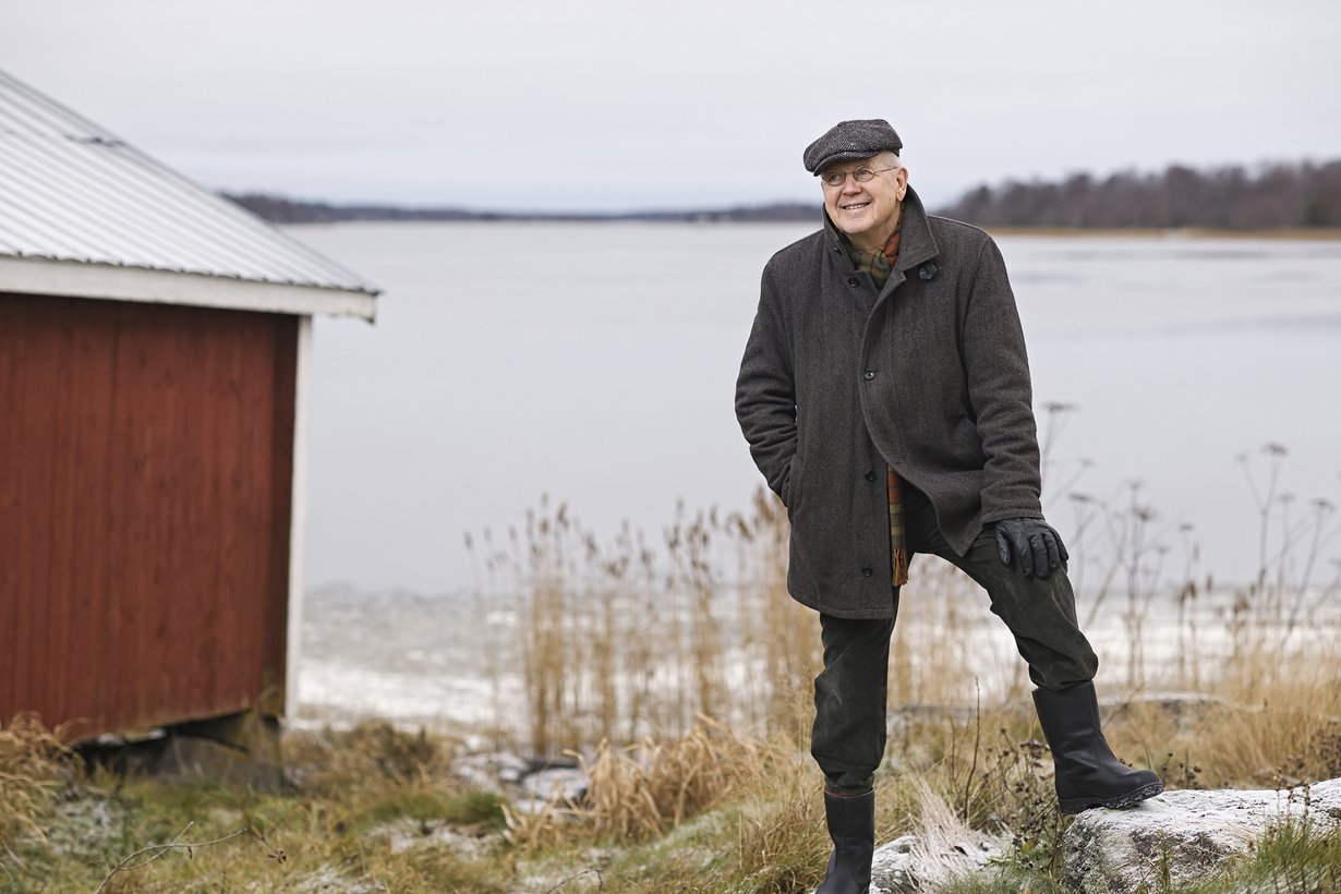 Kirjailja Antti Tuurilla on talo ruotsinkielisellä Pohjanmaalla.
