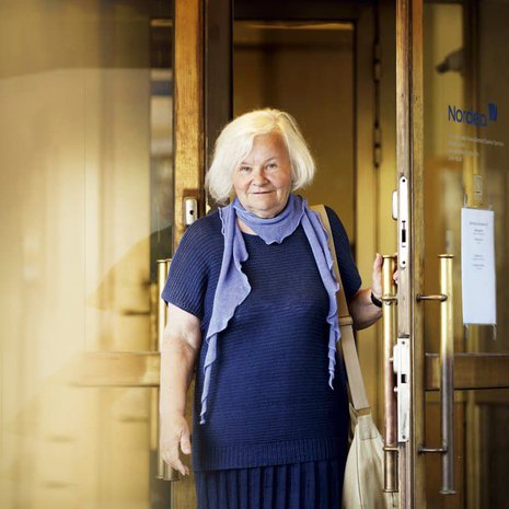 Raija uskoo, että oppisi kaikkien laitteiden käytön, jos haluaisi. Mutta hän ei halua.