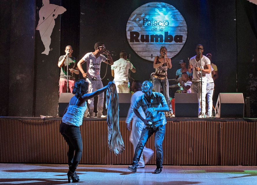 Kuubalainen rumba hurmaa.