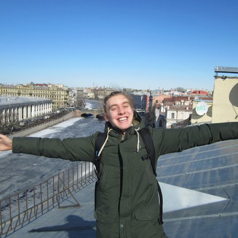 Vsevolod vei toimittajan ja h&auml;nen yst&auml;v&auml;ns&auml; huhtikuussa unohtumattomalle kattokierrokselle.