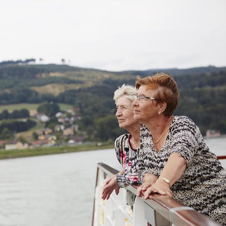 Telle Virta (vas.) ja Leena Sarva olivat tulleet risteilylle Hämeenlinnasta.