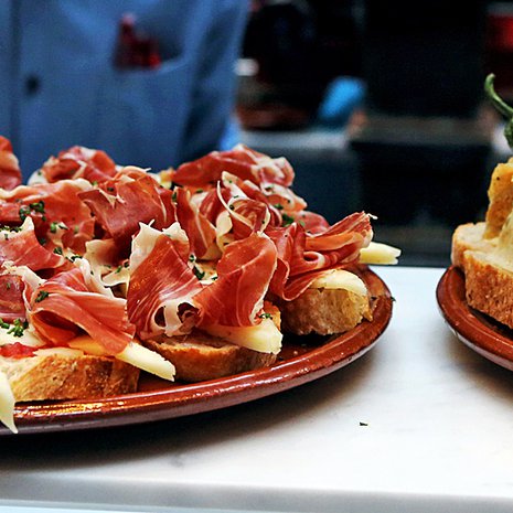 Boqueria tarjoaa aitoa Espanjaa suupala kerrallaan.