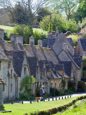 Biburyn kylän Arlington Row on kuvauksellinen joka säällä, ja sää on varma keskustelunaihe joka pubissa.