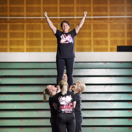 Unelmakuvio. Tavallisesti Seija on yksi nostajista, mutta kuvaa varten hän pääsi huipulle.