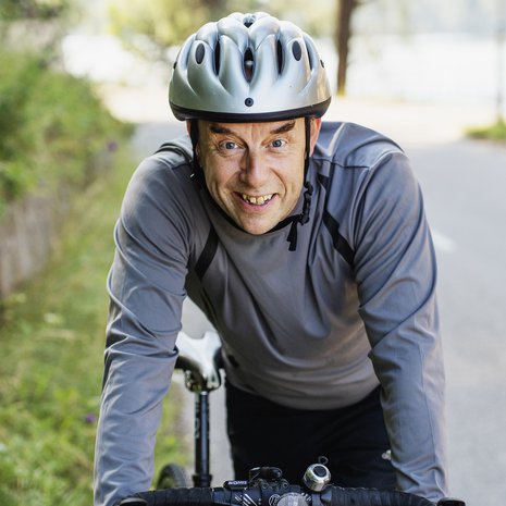 Risto Kaskilahti aloitti pyöräilyn, kun hänellä todettiin nivelrikko. Hän tekee neljä kertaa viikossa 30 kilometrin lenkin sekä pyöräilee työmatkat. 