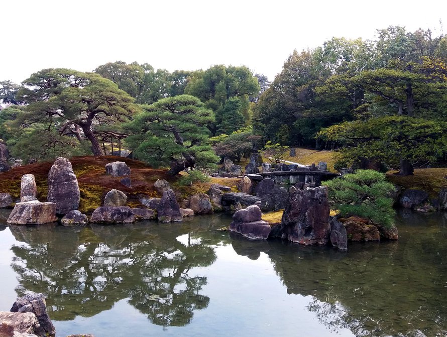 Nijo-linnan puutarha, Kioto.