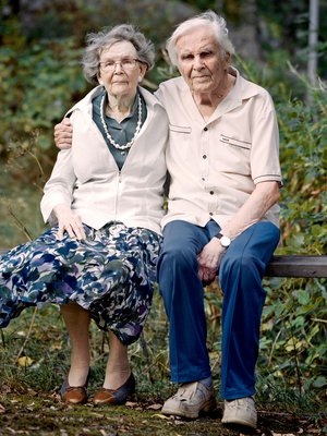 Sisko ja Leo ovat olleet yhdessä 70 vuotta. Jutun alkuperäiset tekstit kokonaisuudessaan ja kuvat löytyvät Hannamari Shakyan kirjasta Tavallaan voi rakastaa.