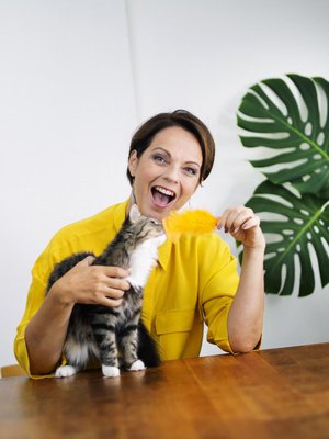 Anna-LIisa Tilus otti kissan alkuvuodesta: ”Halusin välttää tyhjän sylin syndrooman, kun ei ole enää lapsia kotona.”