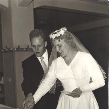 Helteisenä elokuun sunnuntaina 57 vuotta sitten Veikko ja Anneli aloittelivat yhteistä taivalta.
