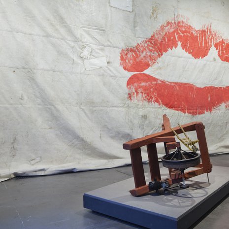 Taustalla Big Kiss vuodelta 1993. Etualalla Hegel ja Marx vuodelta 2007.