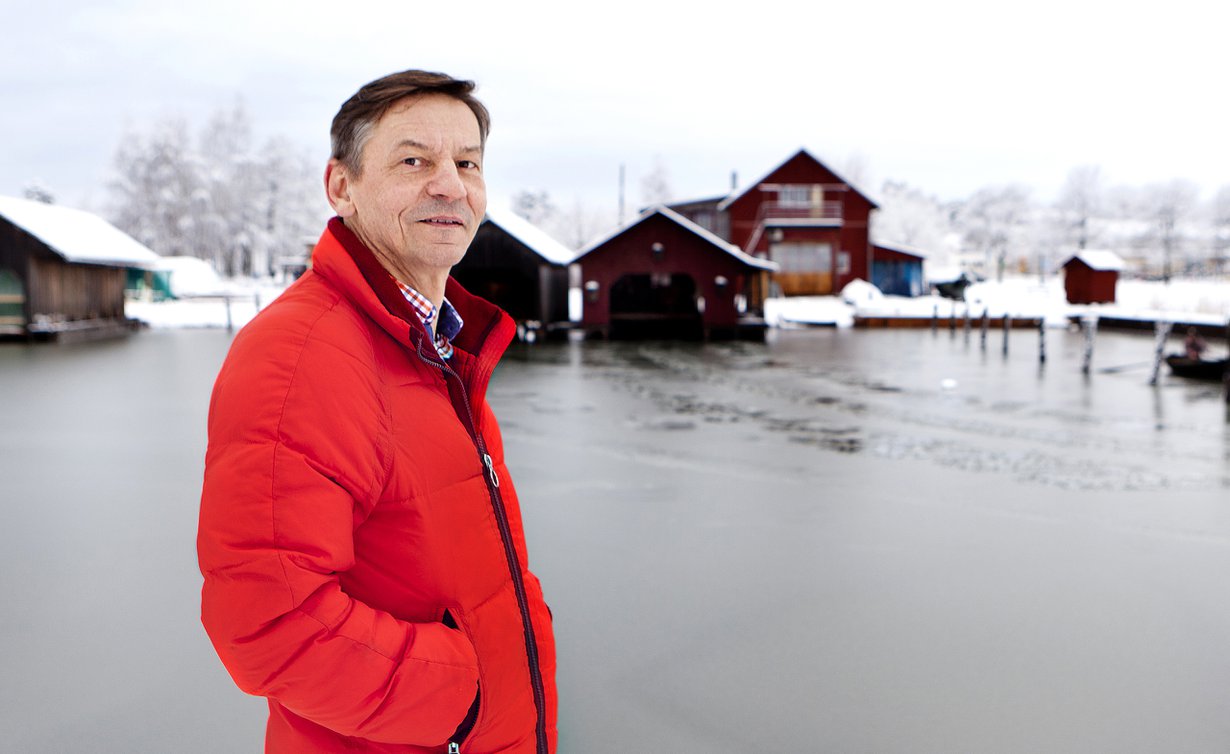 – Olen aina halunnut asua meren äärellä. Kesämökkini Vårdön saaristossa on maailman hienoin paikka, Gerts Friman sanoo.