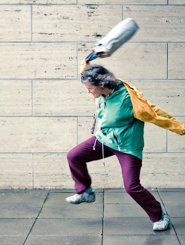 K&auml;yt&auml; laukkua apuv&auml;lineen&auml;, jos voit.