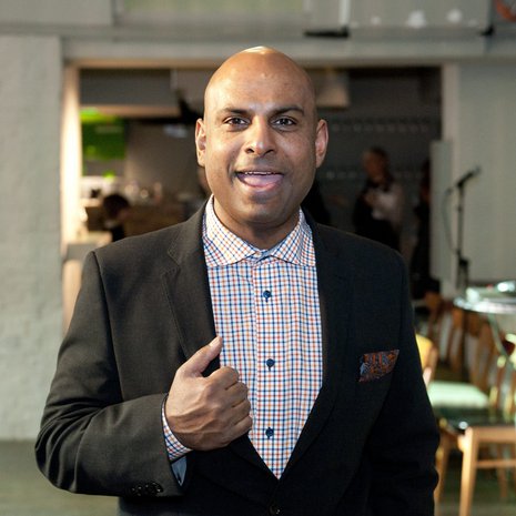 Tino Singh, 46, juonsi Passi ja hammasharja -ohjelmaa 1996-98.