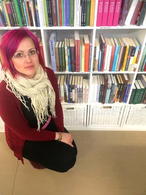 Sukupolven vaihdoksen myötä Hanna Lyttinen pyörittää Uudessakaupungissa paitsi Biblia-kirjakauppaa, niin myös verkkokirjakauppaa.