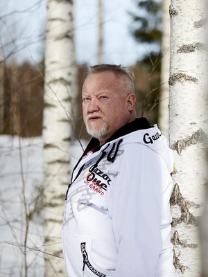 – Harva haluaa puhua oman lapsen katoamisesta, mutta jos kukaan ei puhu, kukaan ei tiedä, millaista se on. Saan energiaa Jussin tarinan kertomisesta, Juha sanoo.