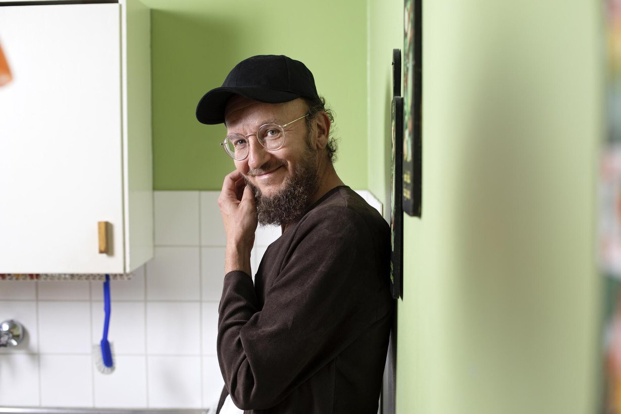Samuli pohtii viisikymppisenä, kuinka välttyä toistamasta virheitään tai toistaa ne virheet ainakin pienin sävyeroin.