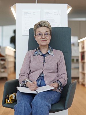 Sirpa Kähkösen Finlandia-ehdokkuuksista neljä on tullut romaaneista, yksi tietokirjasta.