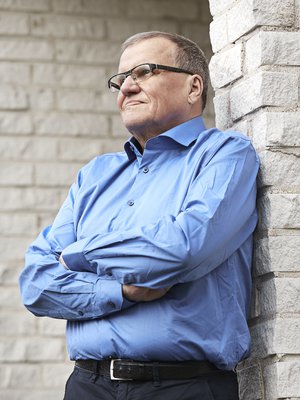 Pekka Parkkisen mielestä eläkeläisten kannattaa käyttää itse omaisuutensa eikä hautoa perintöä.