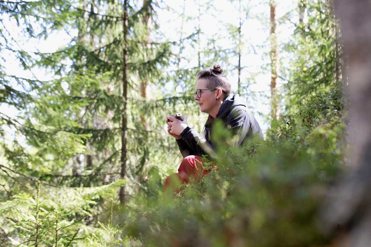 "Luonto virkistää ja antaa myönteisiä elämyksiä", tietää eräopas Minna Jakosuo.