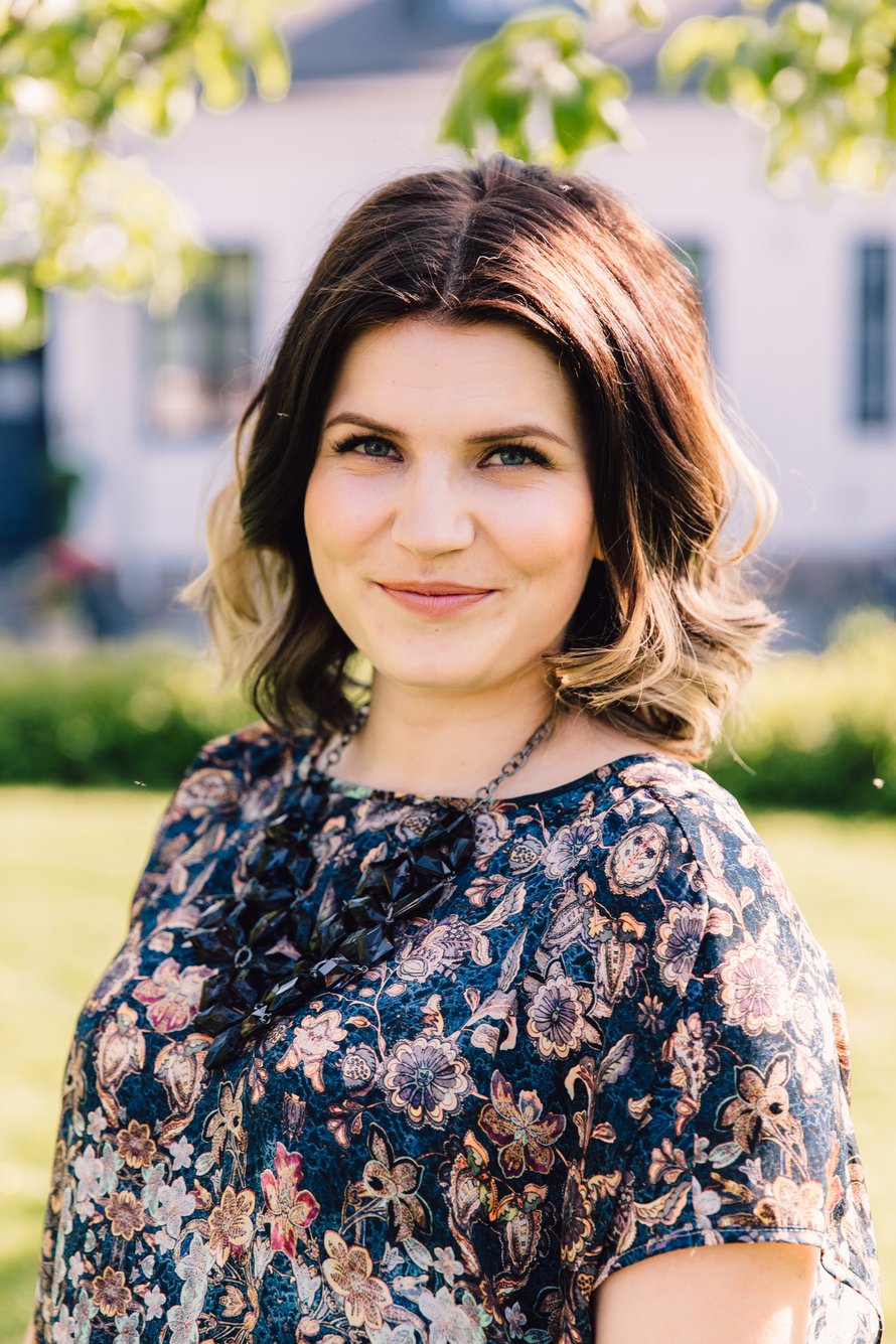 Suvi Teräsniska Vain elämää -ohjelman kuvauksissa. Suvi Teräsniska Vain elämää -ohjelmassa