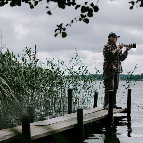 Hannu Siitonen on lähtenyt luontoon elämän hyvinä ja huonoina hetkinä. Sinne Hannu lähti myös silloin, kun hänen vaimonsa kuoli.