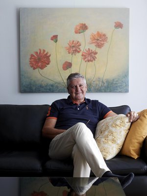 Yksi omista pojista päätyi seuraamaan isänsä jalanjälkiä poliisina.–Vitsailen välillä, että poika jatkaa kesken jääneitä töitäni.