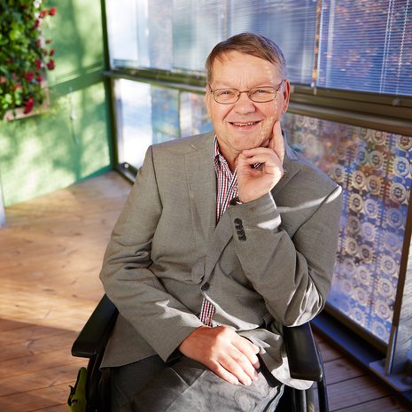 Vuonna 1955 syntynyt Reijo Saunamäki on tekstiilien puhdistus- ja suoja-aineisiin erikoistuneen Soft Protectorin toimitusjohtaja.