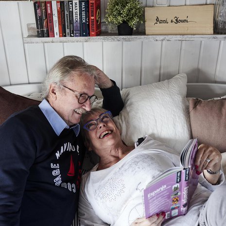 Annin puutarhan ainoa hyötykasvi on viinimarjapensas. – Syksyllä söimme koko sadon kerralla, emme pakastaneet yhtään niistä kolmestakymmenestäviidestä marjasta, Anni sanoo ja nauraa.