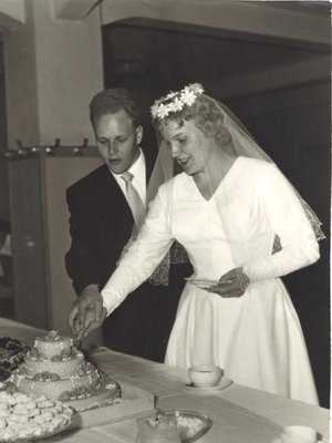 Helteisenä elokuun sunnuntaina 57 vuotta sitten Veikko ja Anneli aloittelivat yhteistä taivalta. 