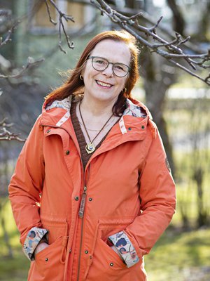 Kaisa Launonen ja hänen kuusi sisarustaan neuvottelevat yhdessä kesämökin käytöstä ja kuluista. "Jakamaton pesä ja yhteisessä käytössä oleva mökki sopivat meille."