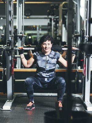 Jaana Kovasen työ opettajana on sosiaalista, mutta salitreenit hän haluaa tehdä yksin.