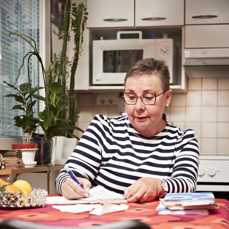 Vuodenvaihteessa Varpu tekee suun nitelman tulevan  vuoden hankinnoista.  – En aina pysy suunnitelmassa, mutta  sellainen on aina.