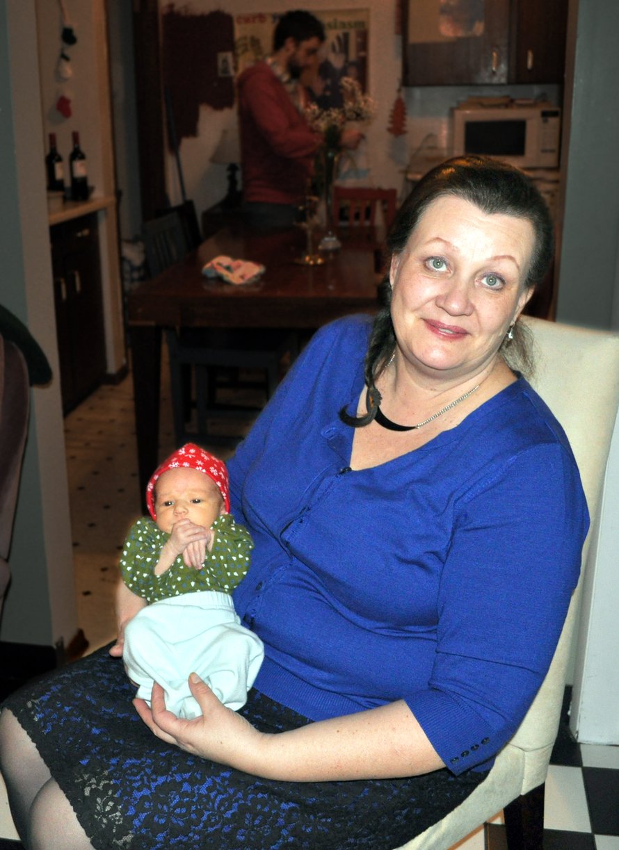 Tiina Närvänen on viettänyt monta joulua Thunder Bayssä lapsiensa ja lastenlapsiensa kanssa. Tänä vuonna nuorimmaiset ovat Skype-yhteyden päässä.