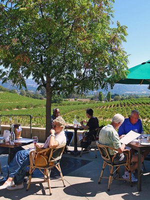 Rustic-ravintolasta saa sekä amerikkalaista että italialaista ruokaa.