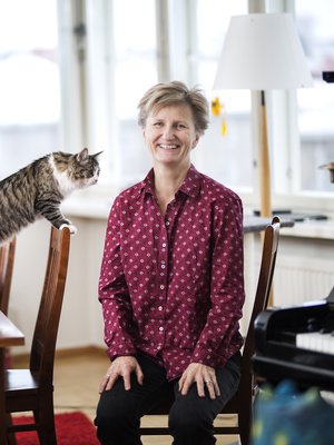 Minna Lindgren on toimittaja, kirjailija ja mediayrittäjä. Hän on yksi ET-lehden kolumnisteista.