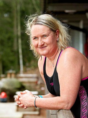 Ulla saa voimaa kylmästä vedestä. Hän on harrastanut avantouintia useamman vuoden.