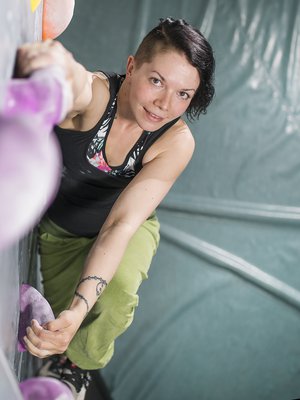 Harrastukset auttoivat Sannaa vaikeimpina aikoina. "Urheillessa saan purettua tunteet tekemiseen."